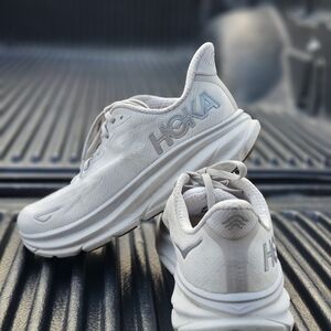 HOKA Women's Clifton 9 Running Shoes